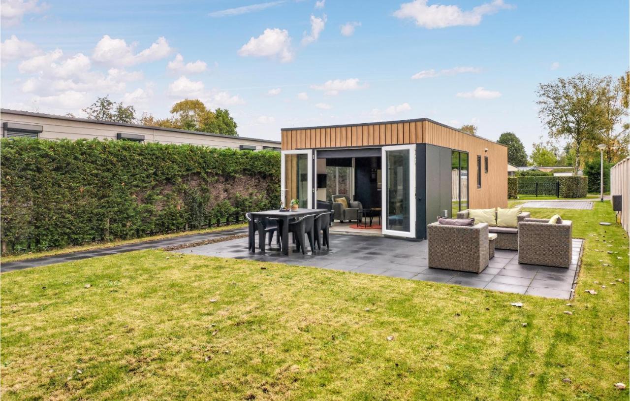 2 Bedroom Awesome Home In Heinkenszand Exterior photo